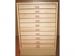 Kabinet met 10 insectendozen 30x40cm.